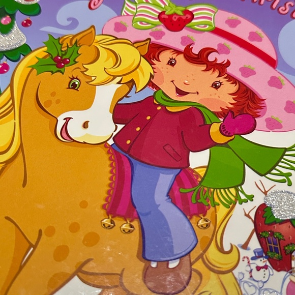 Vintage 2003 Strawberry Shortcake's Berry Merry Christmas Book with Hard Cover - Picture 6 of 15